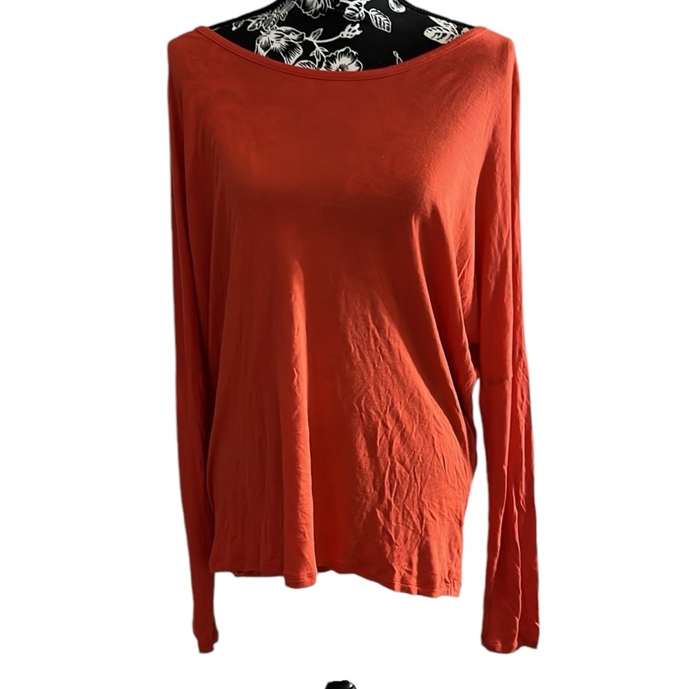 Trouve size large orange long sleeve tee with open back oversized - Picture 1 of 10